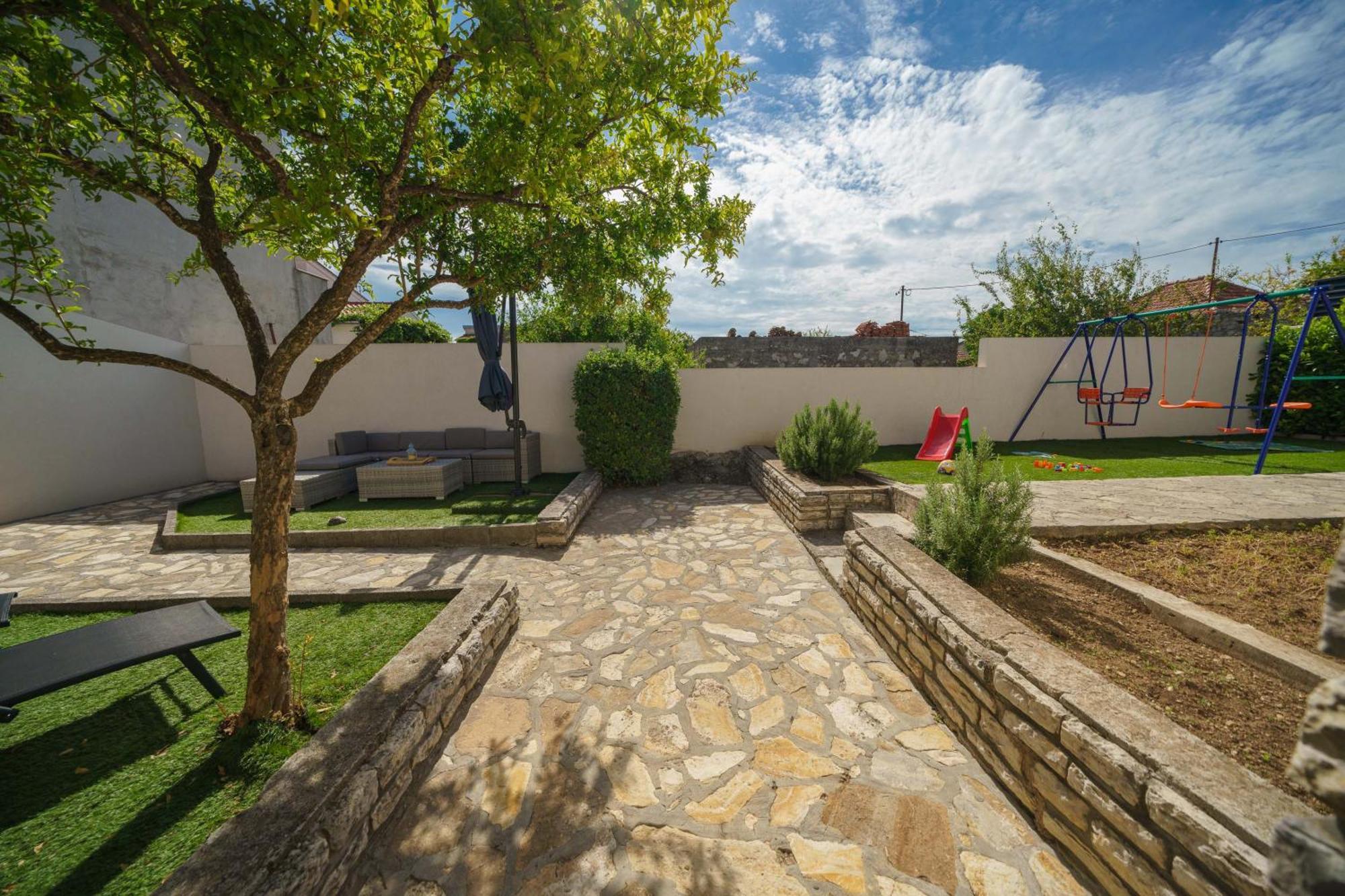 Holiday Home Oliva Водице Экстерьер фото